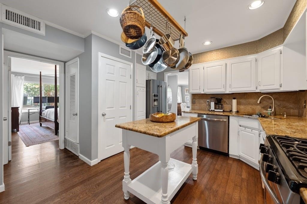 2609 Friar Tuck Ln - Photo 9