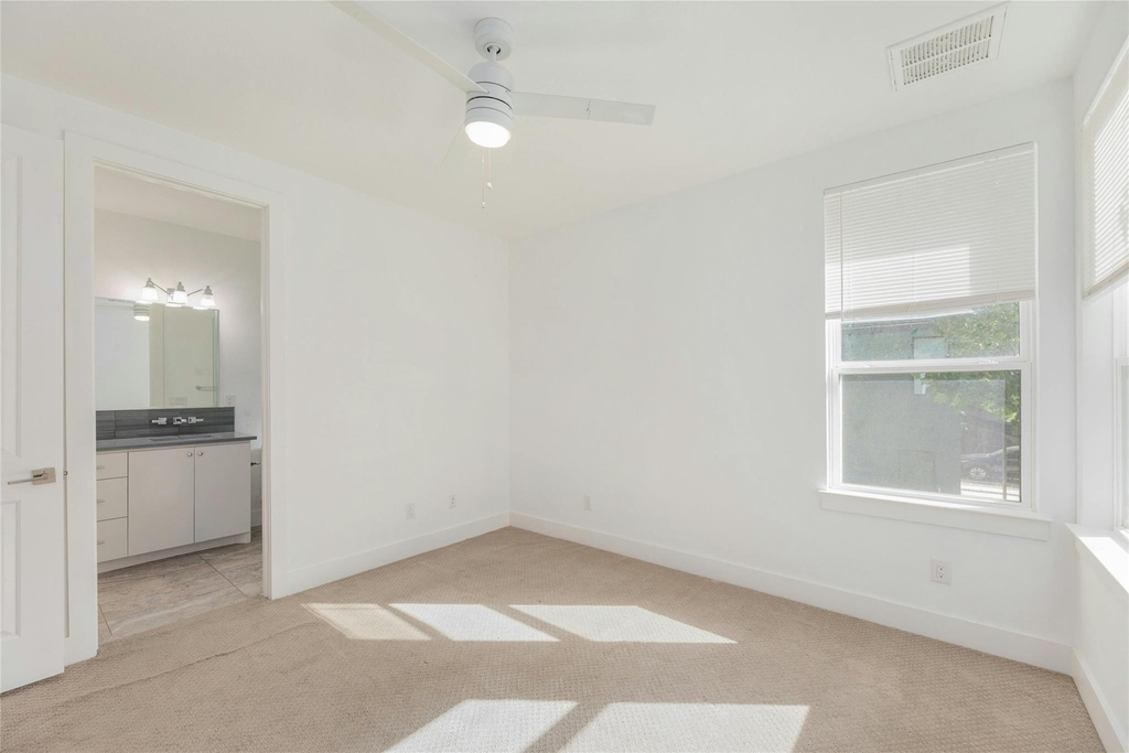 1114 Walton Ln - Photo 19