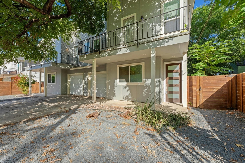 1114 Walton Ln - Photo 1