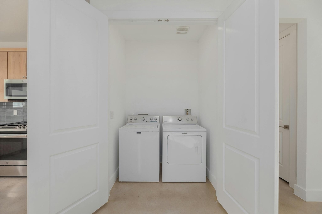 1114 Walton Ln - Photo 11
