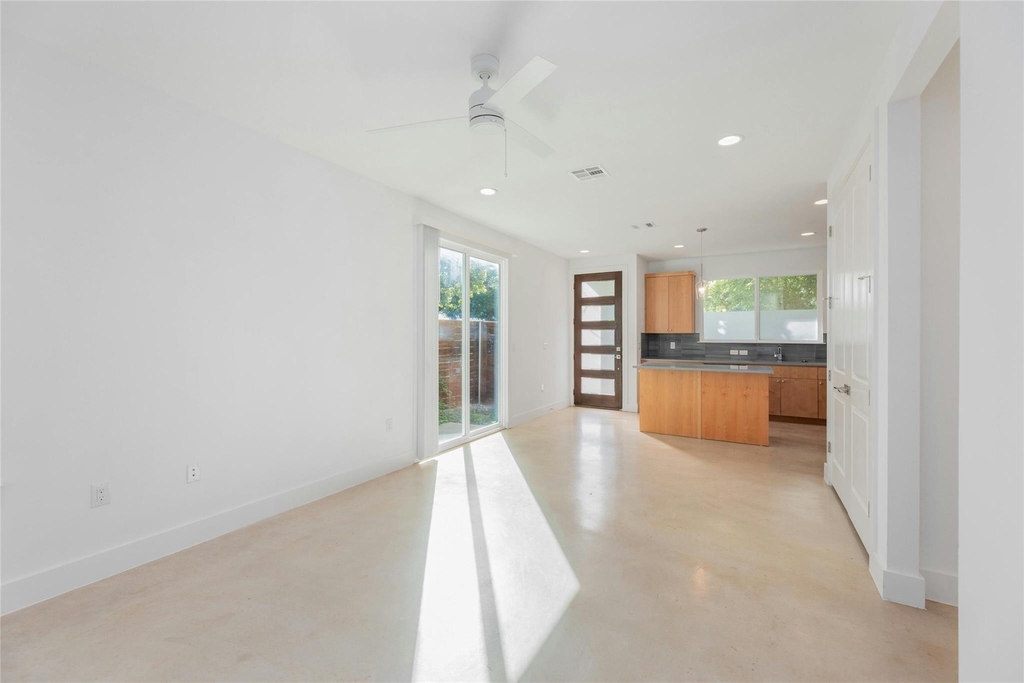 1114 Walton Ln - Photo 13