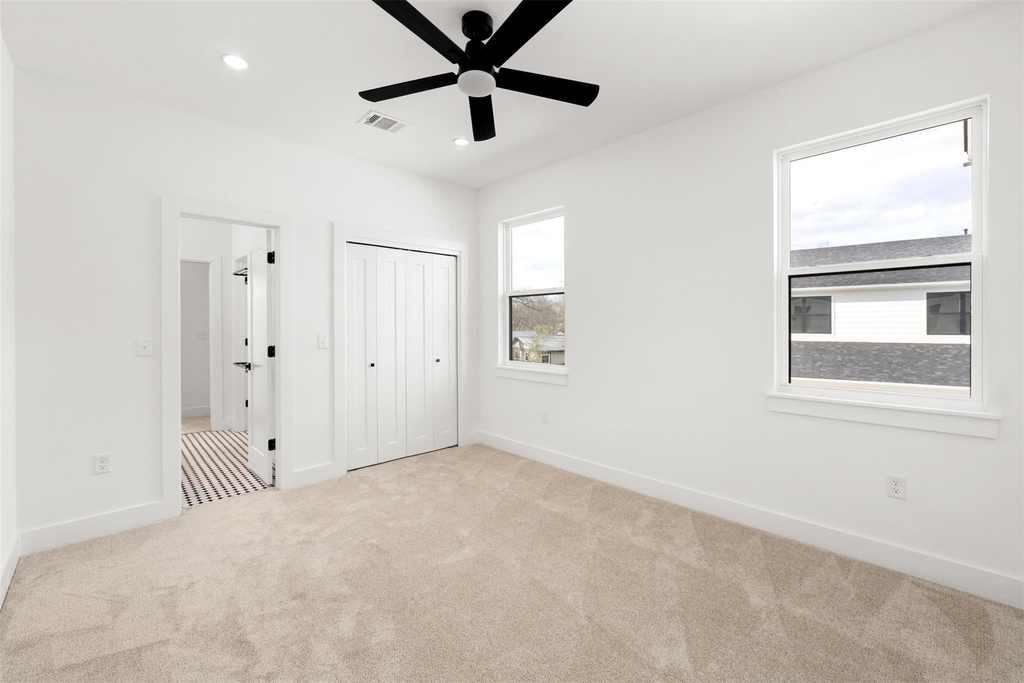 1500 Sylvan Glade - Photo 7