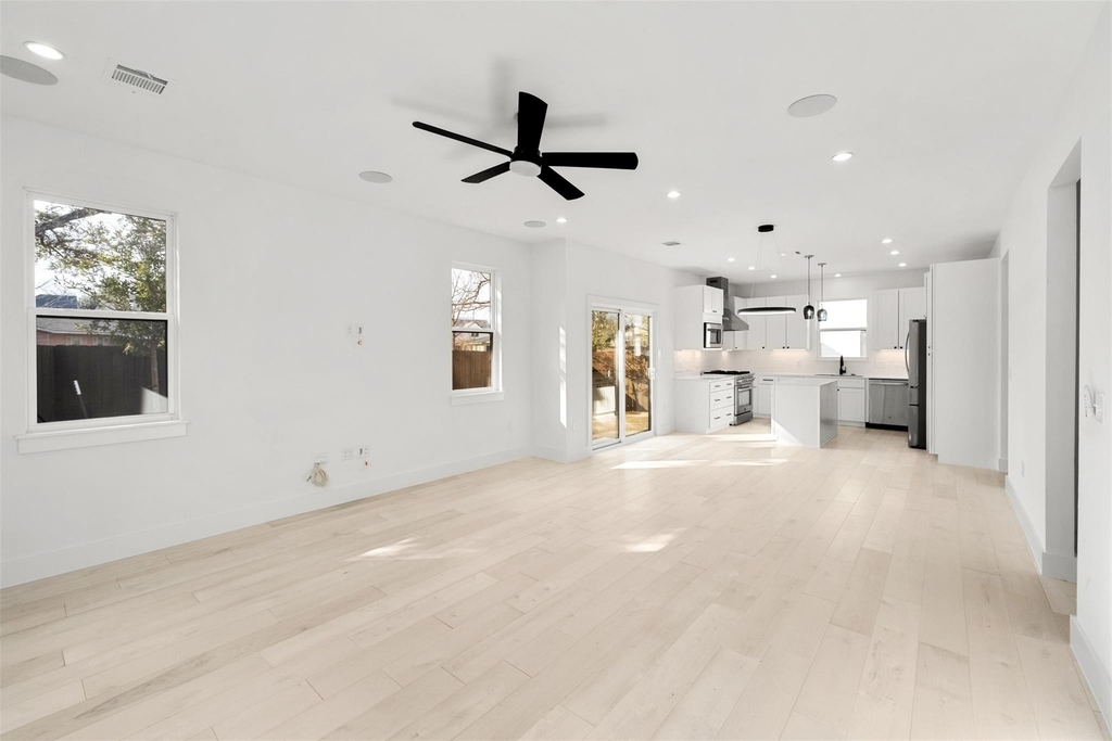 1500 Sylvan Glade - Photo 1