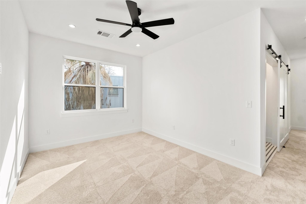 1500 Sylvan Glade - Photo 4
