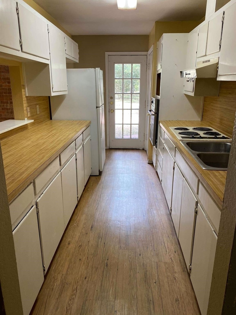 1014 Bois D Arc St - Photo 1