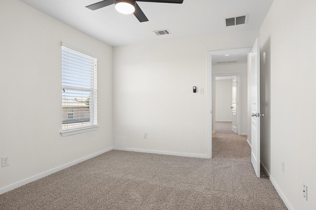 1385 Red Stag Pl - Photo 10