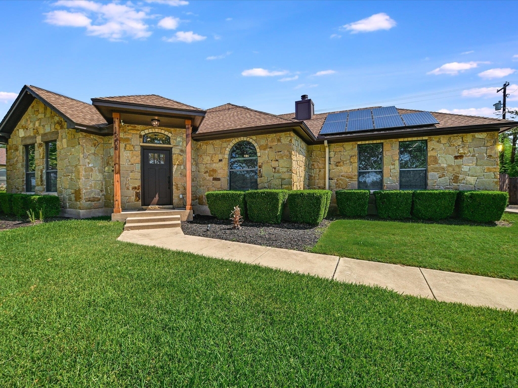 15208 Bowling Ln - Photo 0