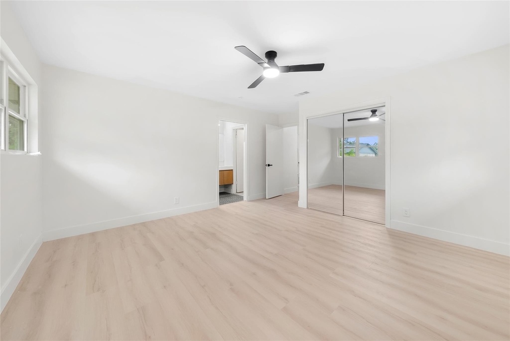 1403 Creekview Dr - Photo 9