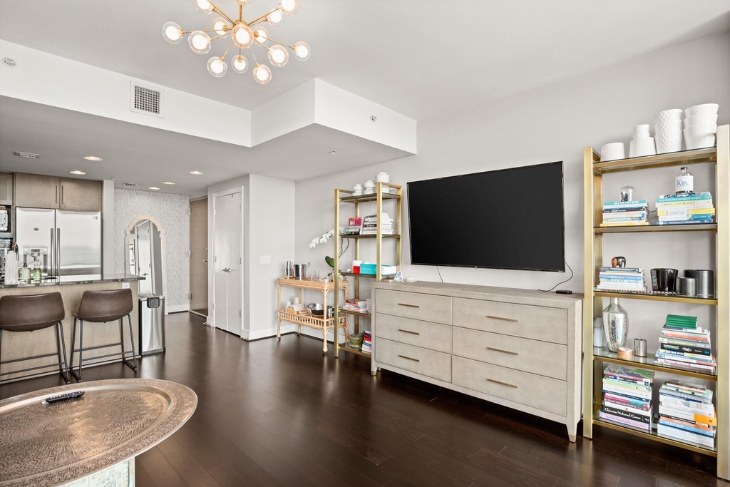 300 Bowie St - Photo 5