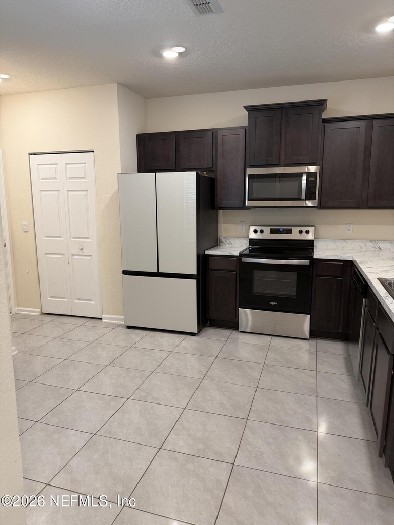 917 Observatory Parkway - Photo 0