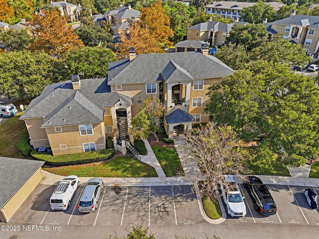 1655 The Greens Way - Photo 0