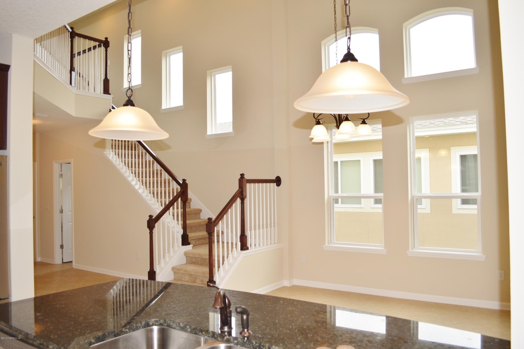174 Spring Park Avenue - Photo 3