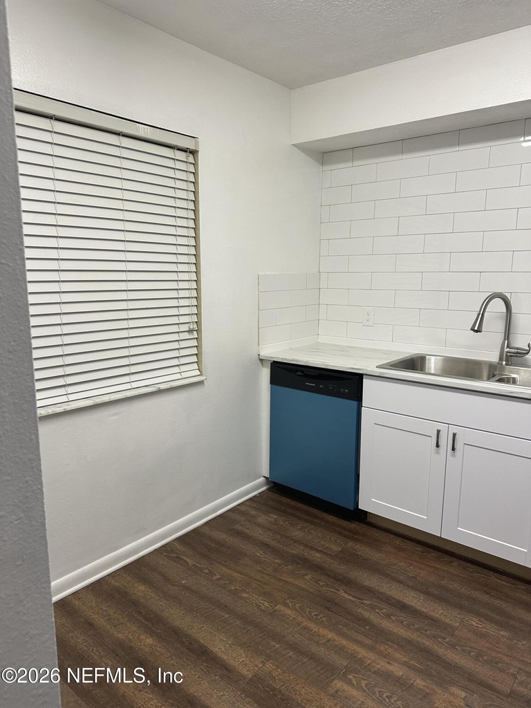 394 Fortuna Avenue - Photo 6