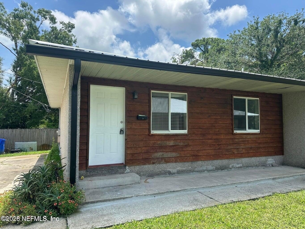 394 Fortuna Avenue - Photo 0