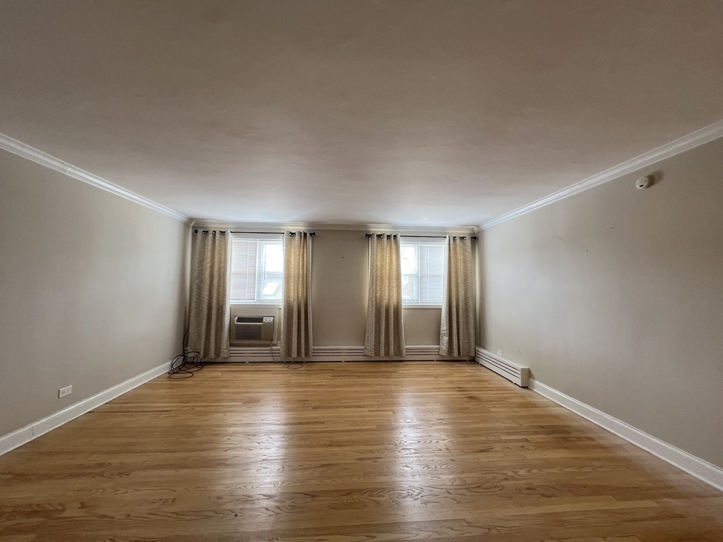 2400 W Balmoral Avenue - Photo 10