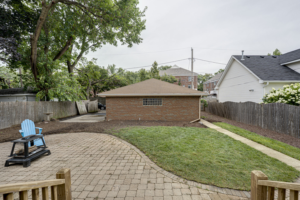 219 Spring Avenue - Photo 37