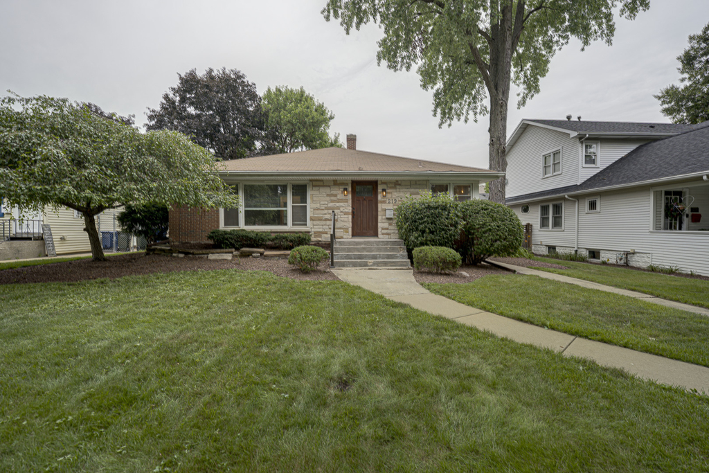 219 Spring Avenue - Photo 1