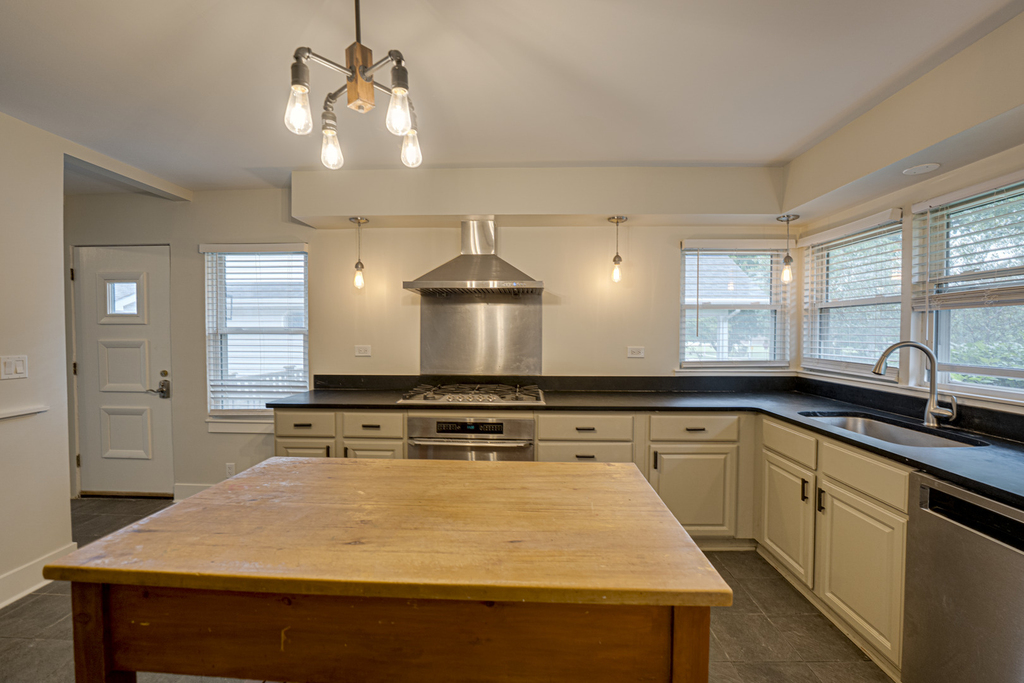 219 Spring Avenue - Photo 4