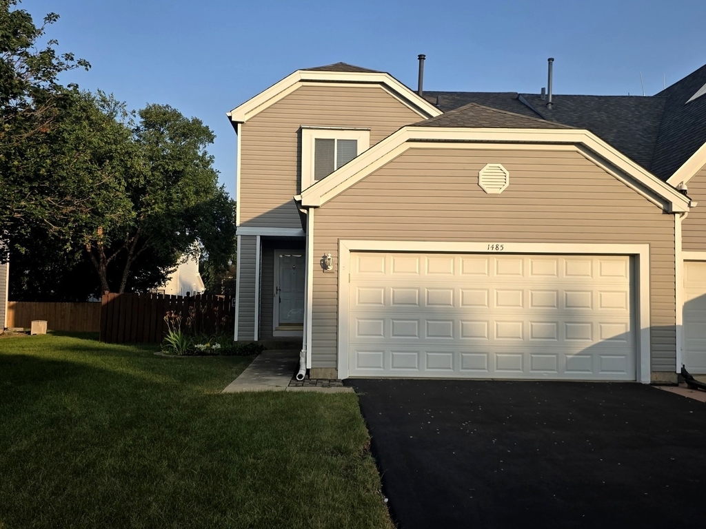 1485 Exeter Lane - Photo 0
