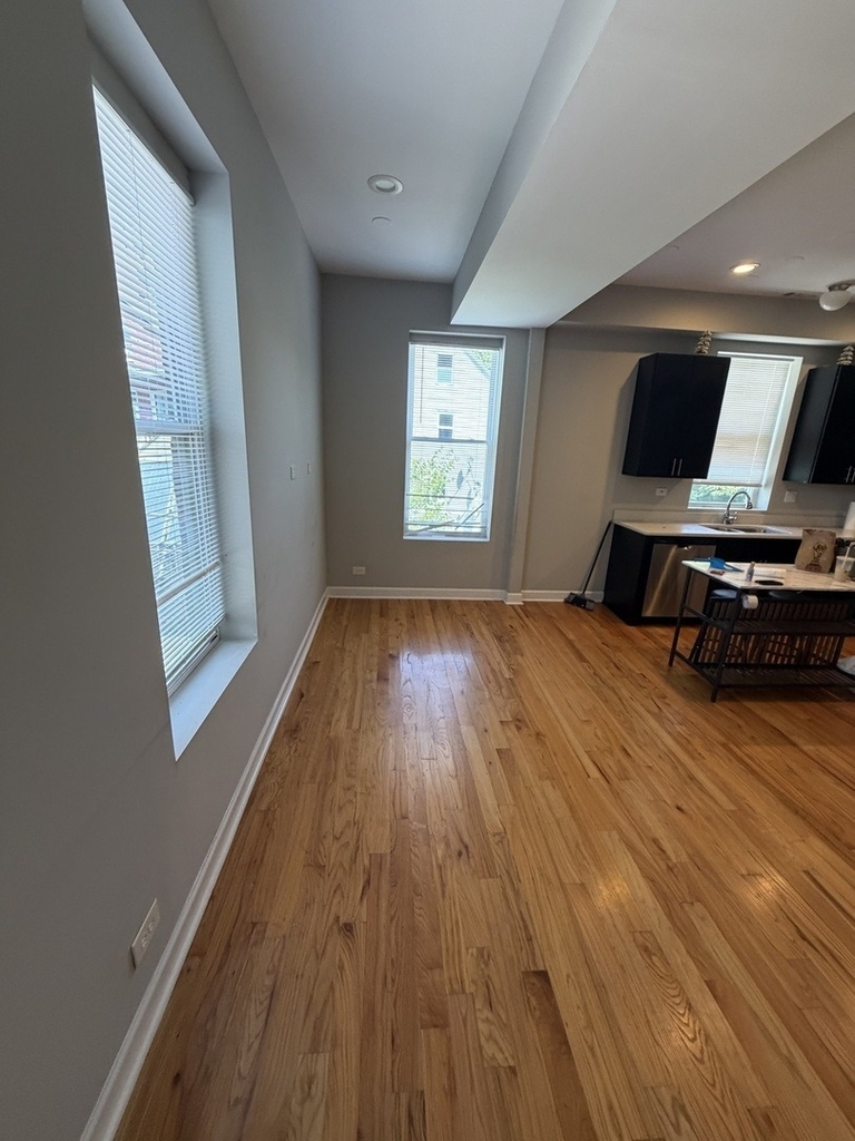 2724 W 16th Street - Photo 3