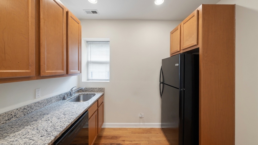 3348 W Wilson Avenue - Photo 2