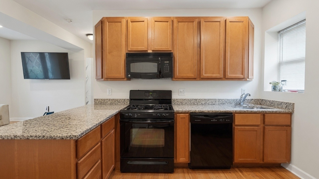 3348 W Wilson Avenue - Photo 1