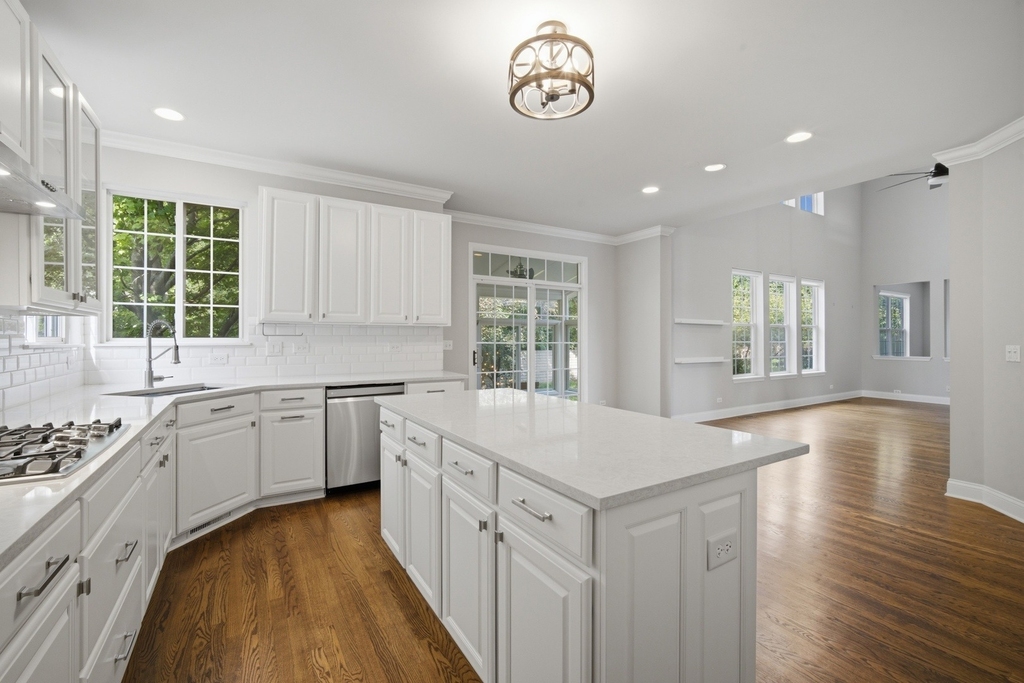 5280 Burnham Street - Photo 11