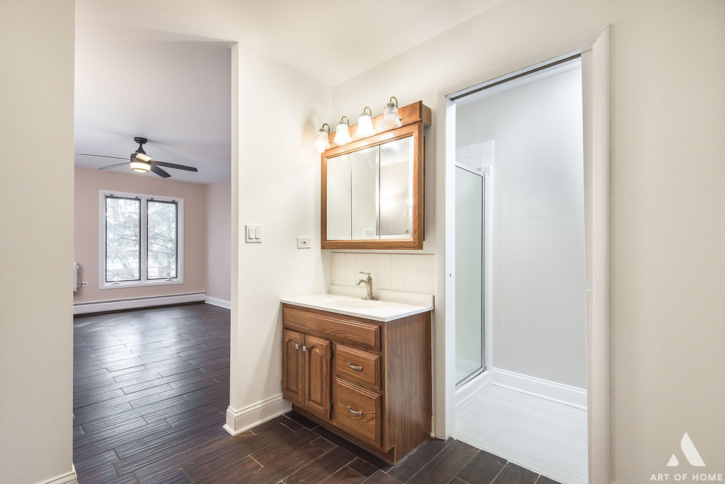1049 W Ogden Avenue - Photo 12