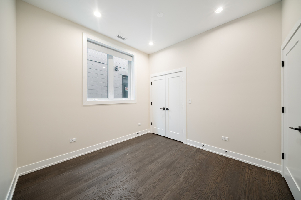 408 E 50th Place - Photo 12