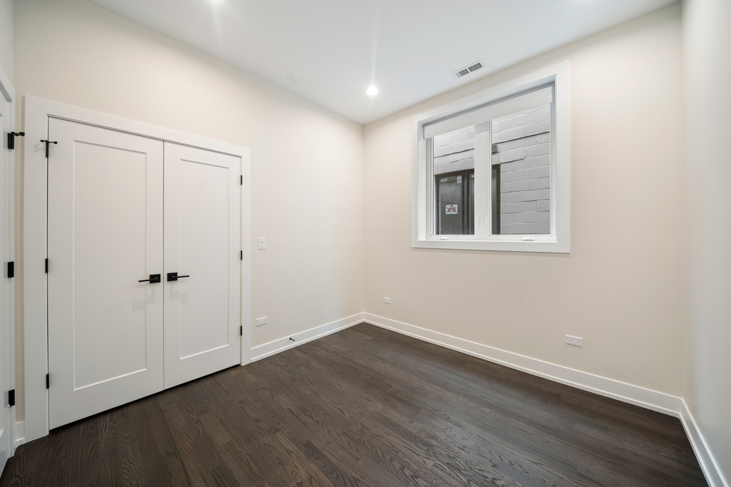 408 E 50th Place - Photo 14