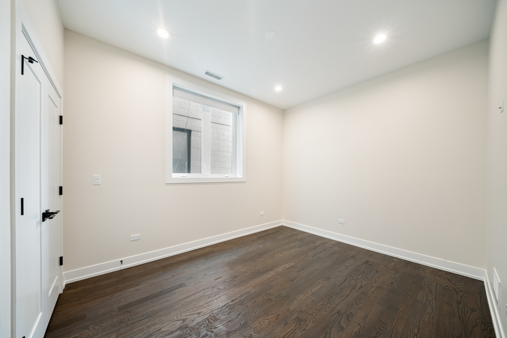 408 E 50th Place - Photo 7