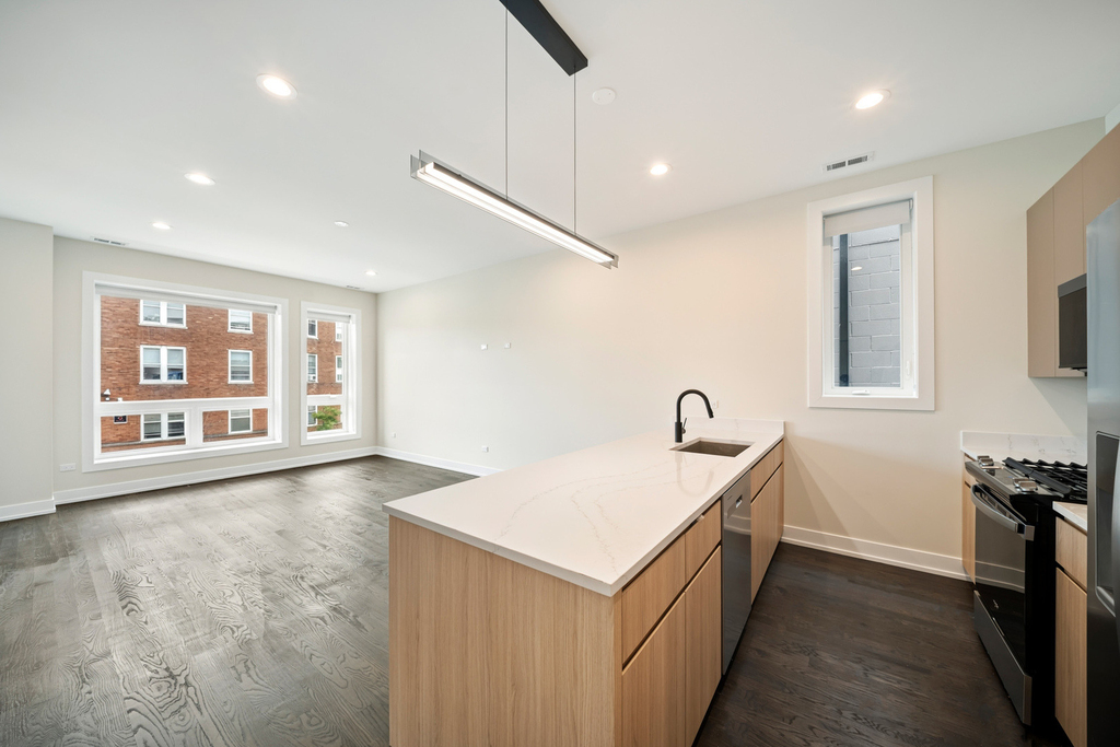 408 E 50th Place - Photo 6