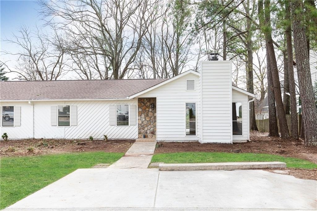 1604 Walker Street Se - Photo 1