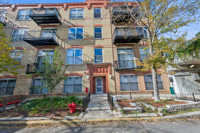 1740 N Maplewood Avenue - Photo 0