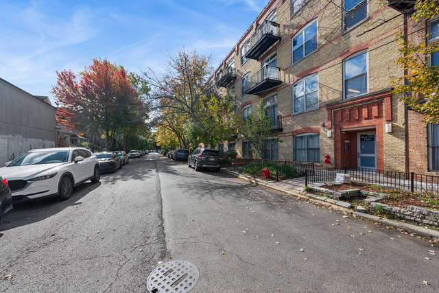 1740 N Maplewood Avenue - Photo 10