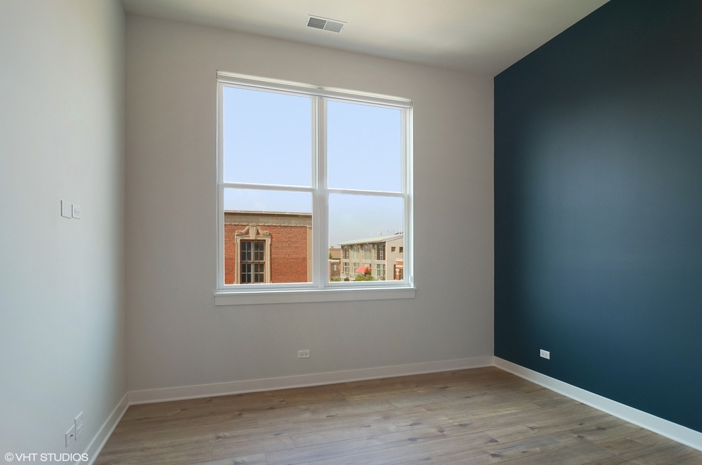 1507 W Carmen Avenue - Photo 9