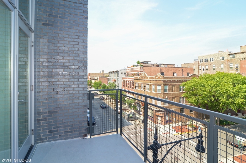 1507 W Carmen Avenue - Photo 1