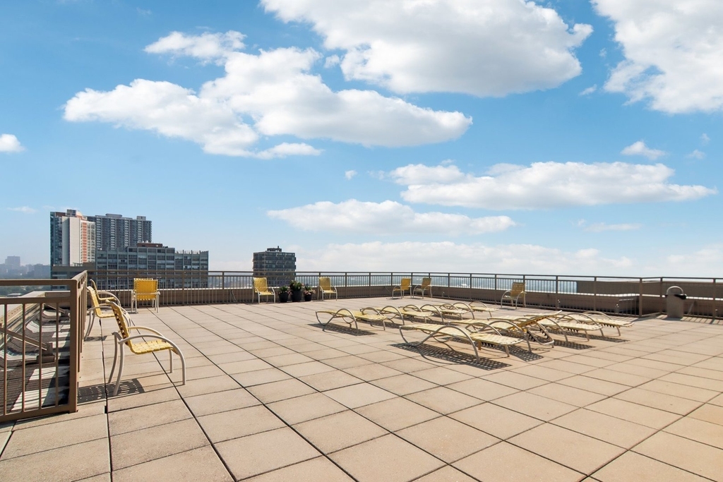 6301 N Sheridan Road - Photo 29