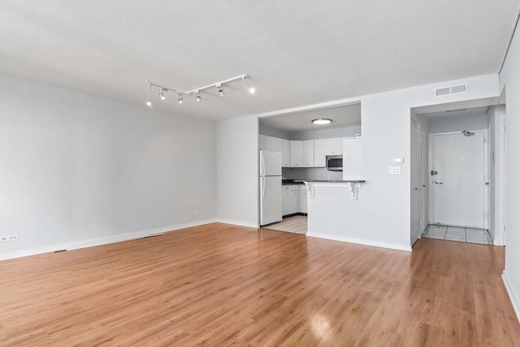 6301 N Sheridan Road - Photo 7
