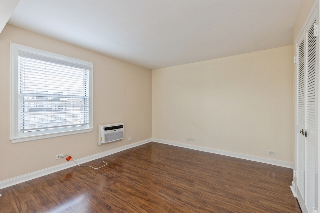 1101 Grove Street - Photo 9