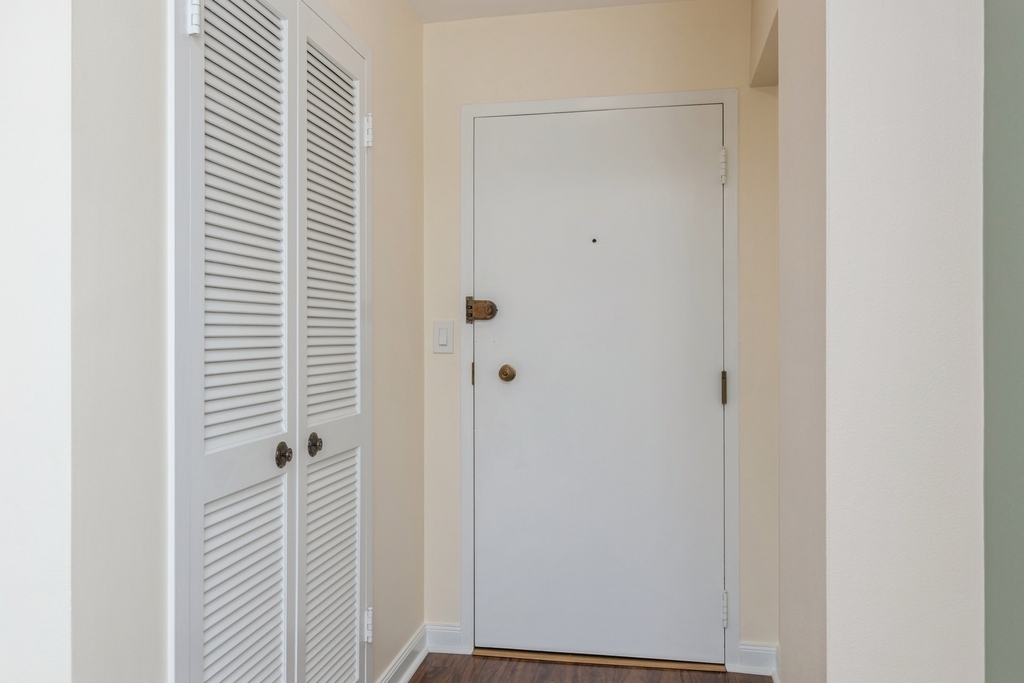 1101 Grove Street - Photo 2