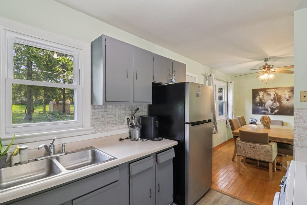 2610 Killarney Drive - Photo 9