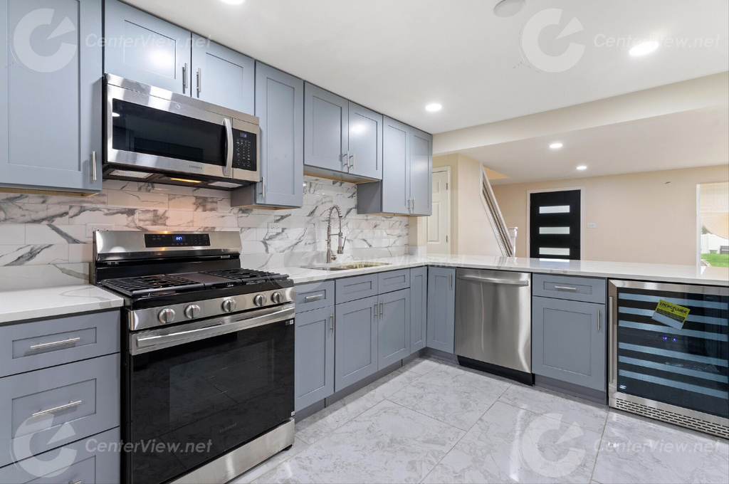 3900 169th Street - Photo 2