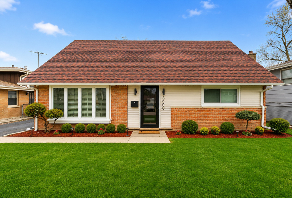 3900 169th Street - Photo 0