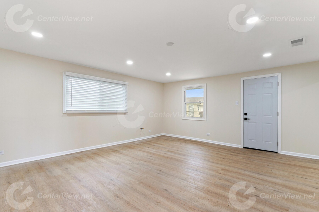 3900 169th Street - Photo 3