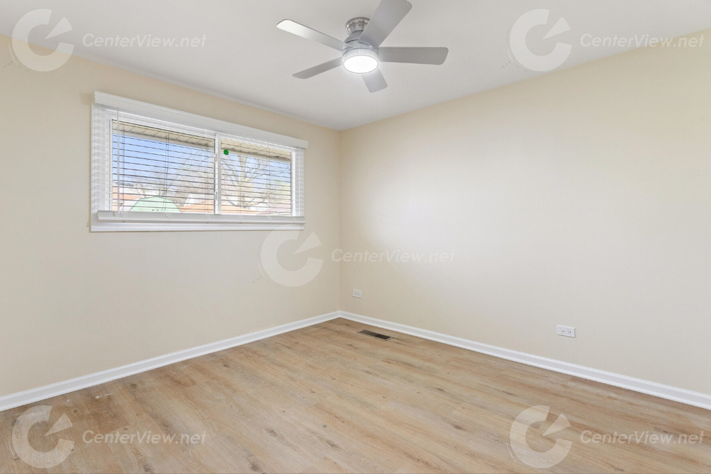 3900 169th Street - Photo 5