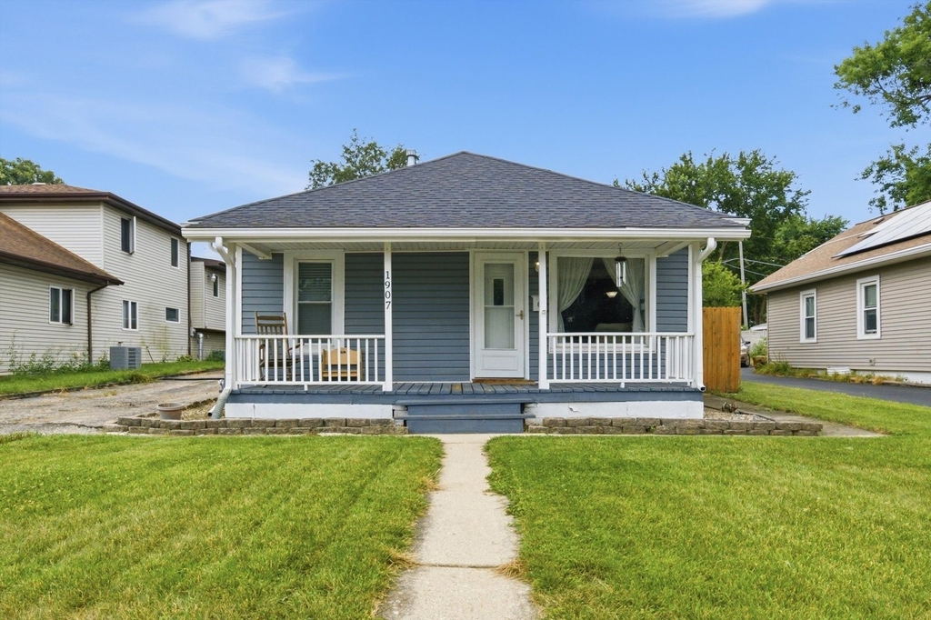 1907 Cora Street - Photo 0