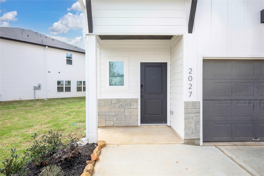 1989 Longmire Villas Court - Photo 2