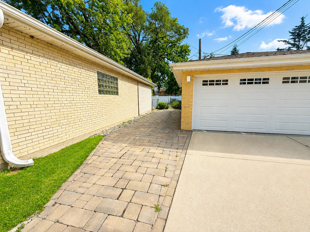 915 N Northwest Highway - Photo 11