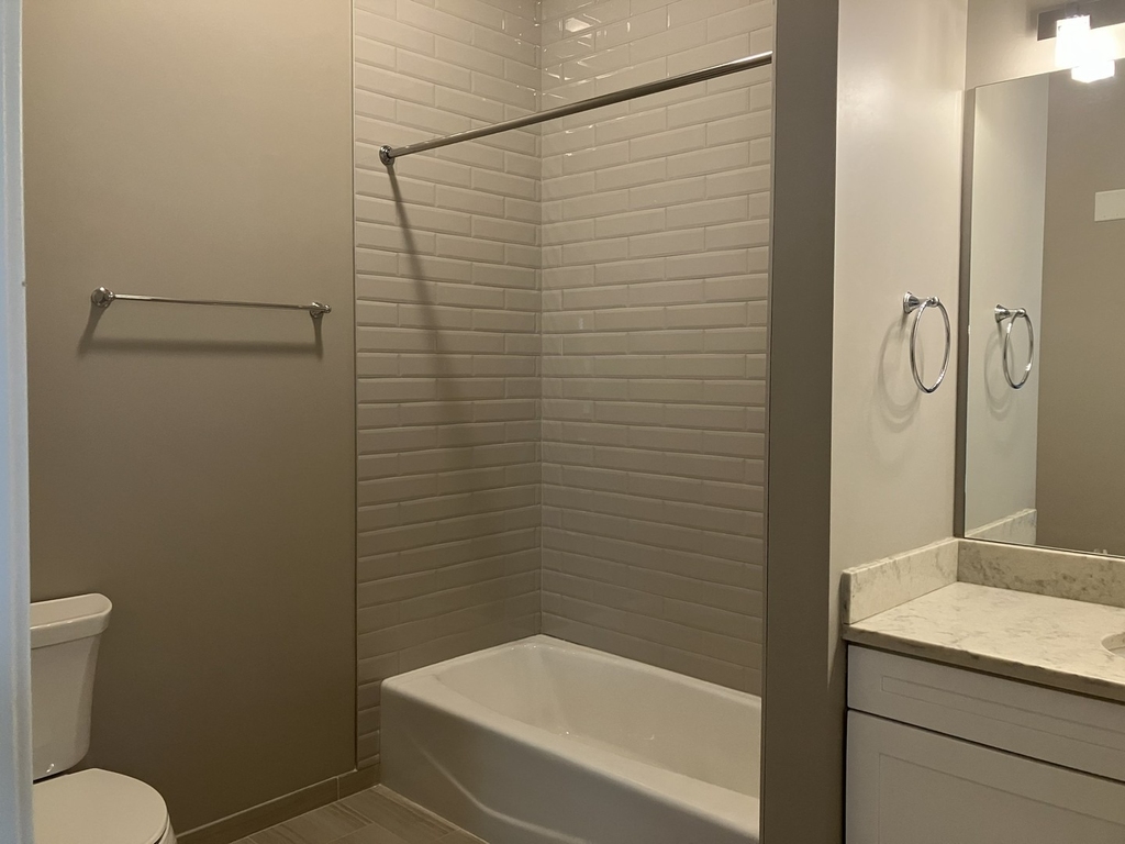 2050 N Clark Street - Photo 4